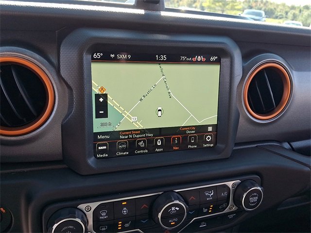 Used 2023 Jeep Gladiator Mojave w/ Cold Weather Group image 17