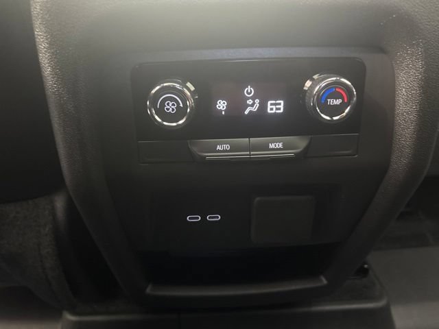 Used 2025 Chevrolet Traverse LT w/ Sun and Wheel Package AWD/4WD image 23