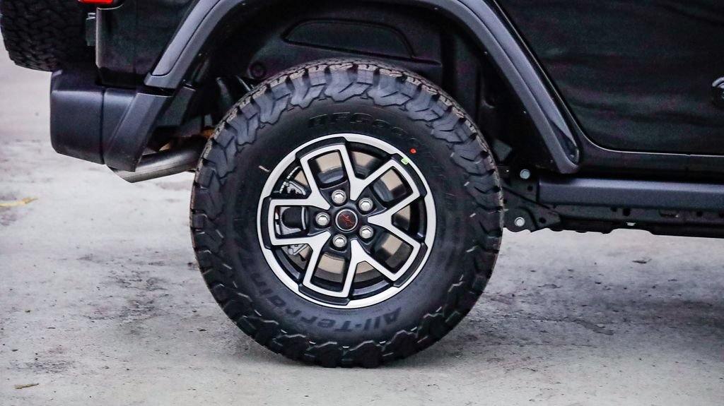 New 2026 Jeep Wrangler Unlimited Rubicon w/ Whitecap Package AWD/4WD image 12