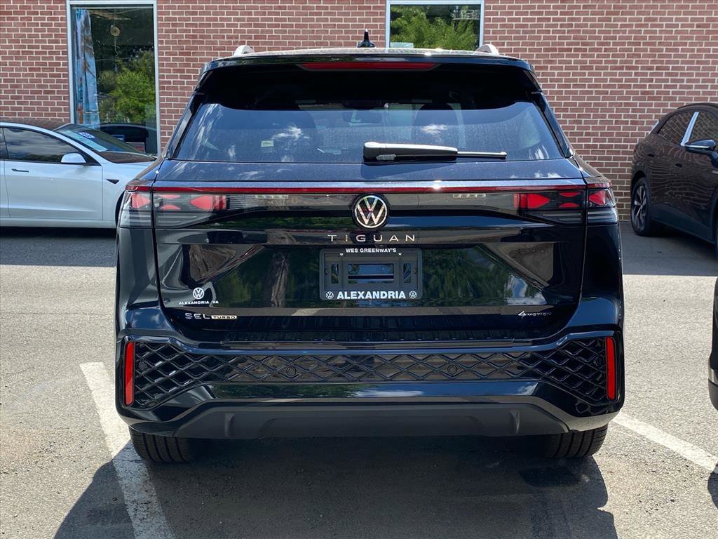 New 2026 Volkswagen Tiguan SEL R-Line AWD/4WD image 2