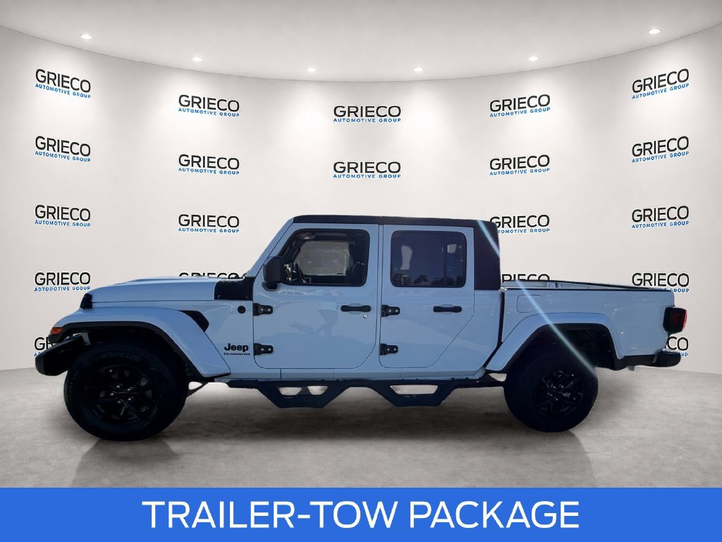 Used 2021 Jeep Gladiator Sport AWD/4WD image 4