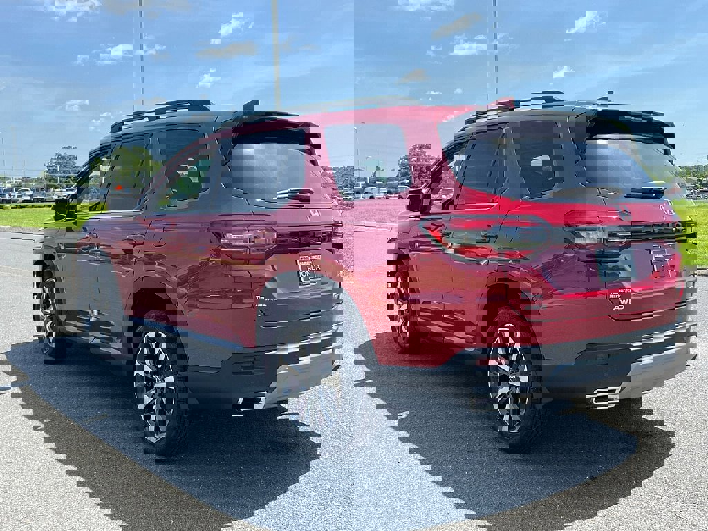 New 2025 Honda Pilot Touring image 4