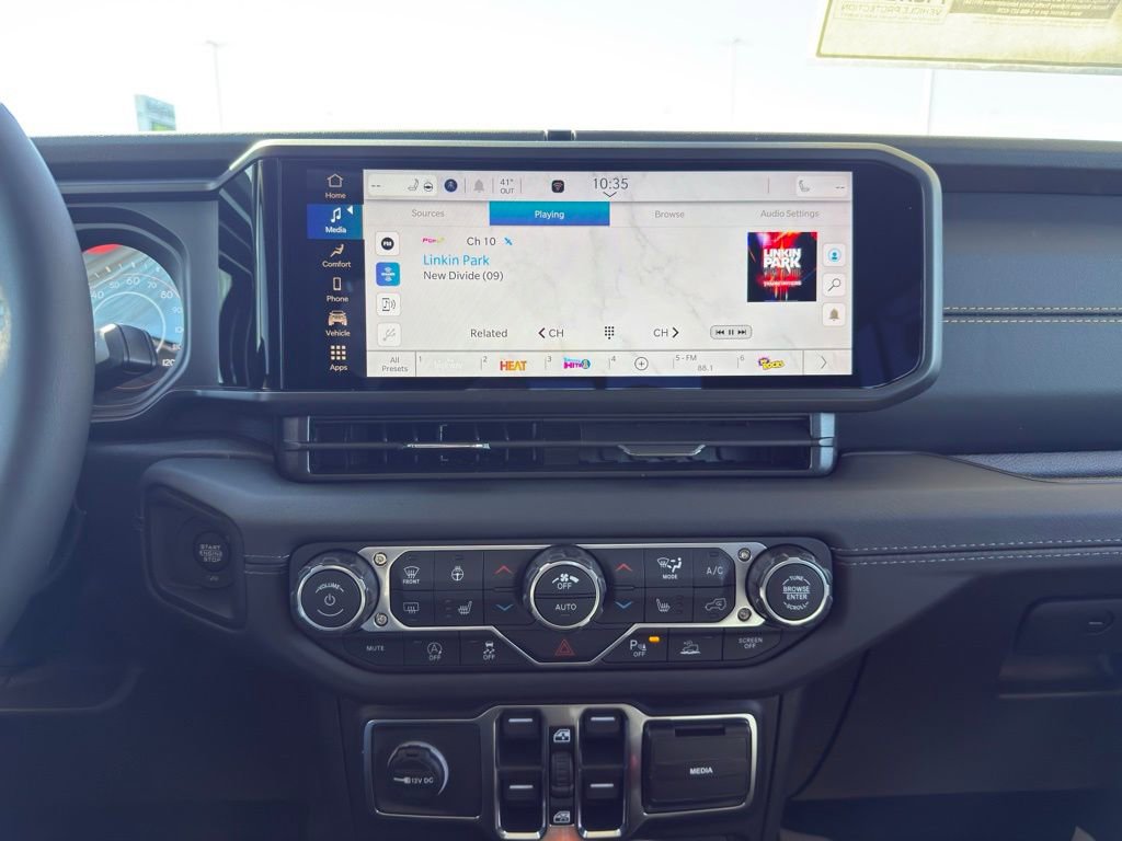 New 2026 Jeep Gladiator Sport S image 18