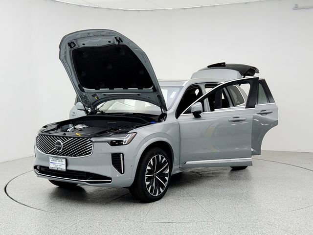 New 2026 Volvo XC90 B6 Plus w/ Protection Package Premier image 9