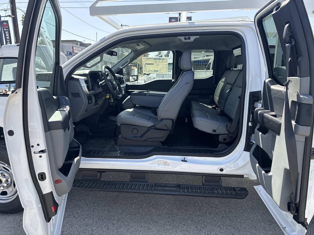 New 2026 Ford F350 XL w/ XL Chrome Package AWD/4WD image 18