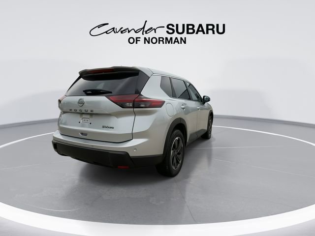 Used 2024 Nissan Rogue SV AWD/4WD image 8