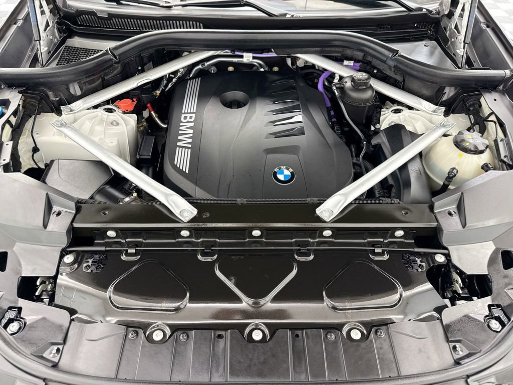 Used 2024 BMW X5 xDrive40i w/ Parking Assistance Package image 28