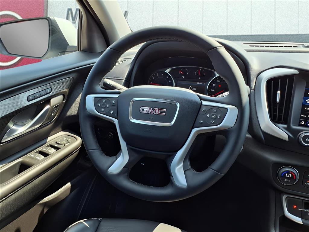 Used 2024 GMC Terrain SLT image 21
