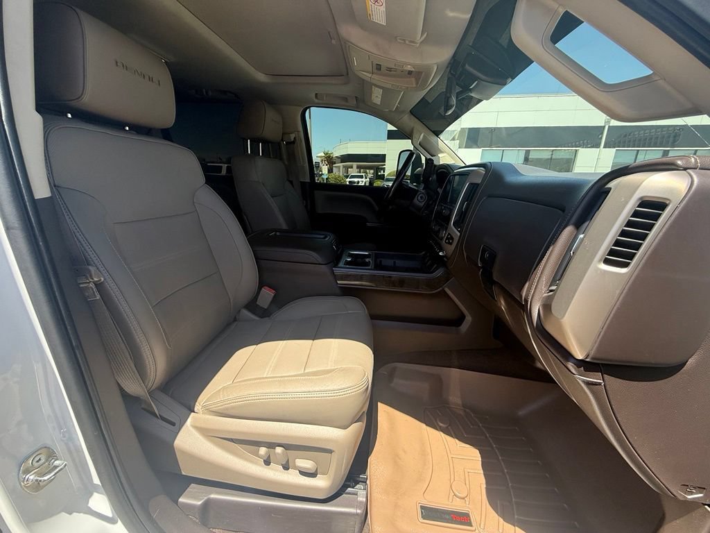 Used 2015 GMC Sierra 2500 Denali w/ Duramax Plus Package AWD/4WD image 17