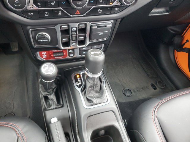Used 2025 Jeep Wrangler Unlimited Rubicon AWD/4WD image 20