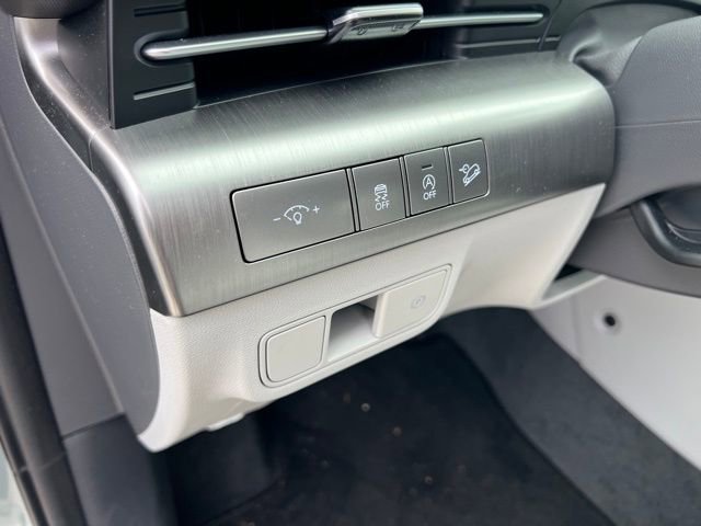 Certified 2026 Hyundai Kona SE image 19