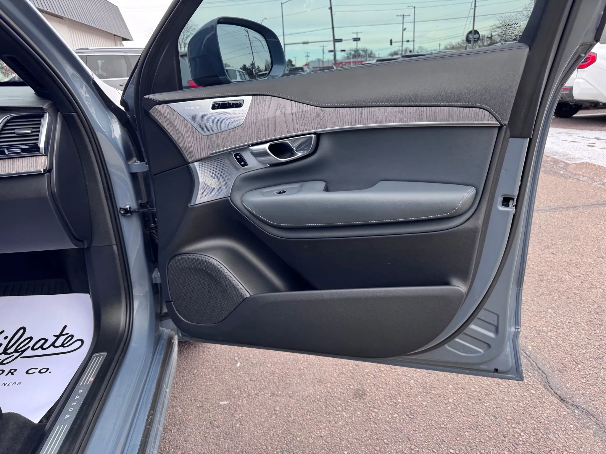 Used 2022 Volvo XC90 T6 Inscription w/ Lounge Package image 17