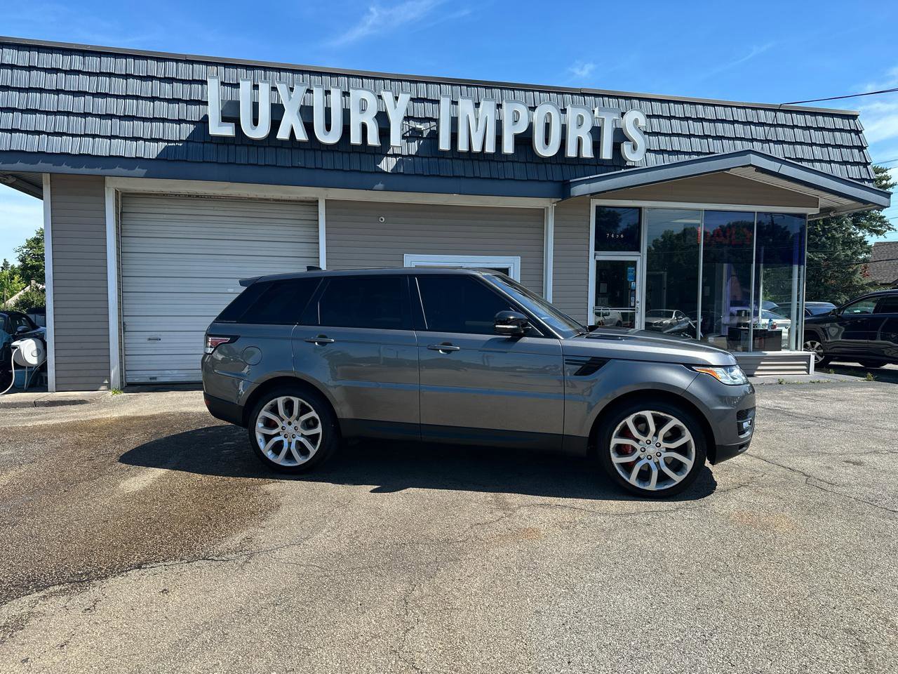 Used 2017 Land Rover Range Rover Sport Supercharged AWD/4WD image 3