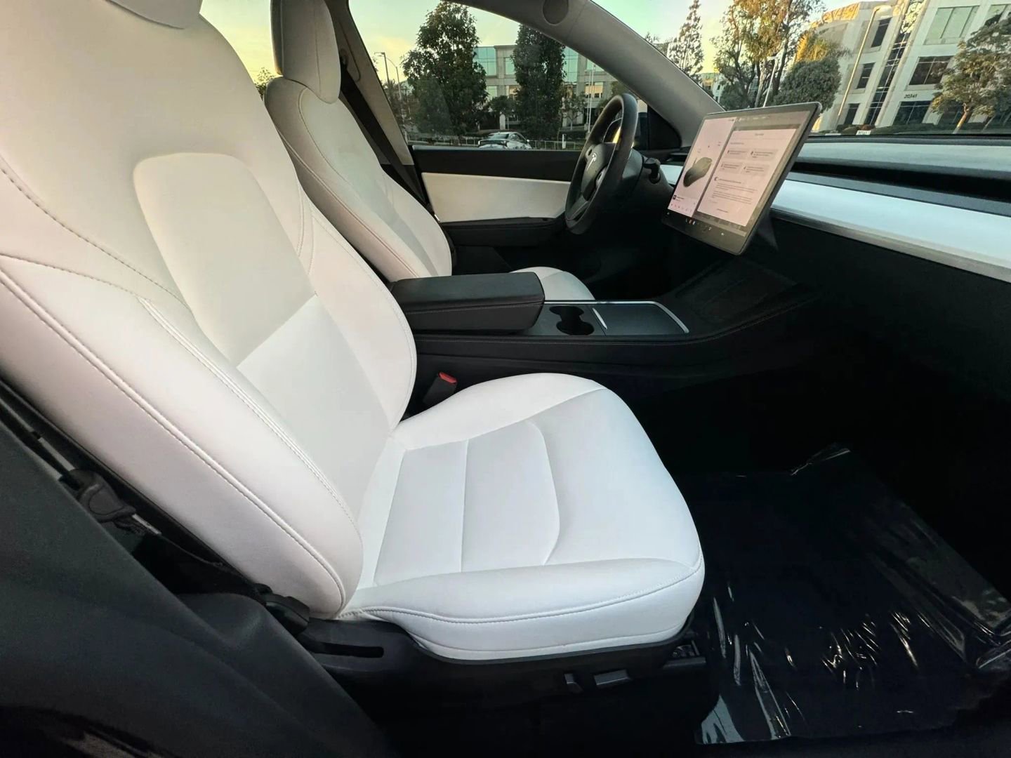 Used 2023 Tesla Model Y Performance AWD/4WD image 14
