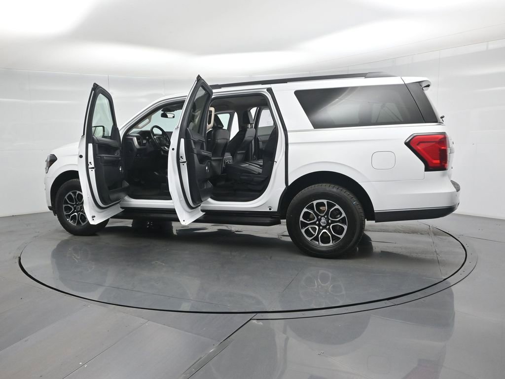 Used 2024 Ford Expedition Max XLT image 37