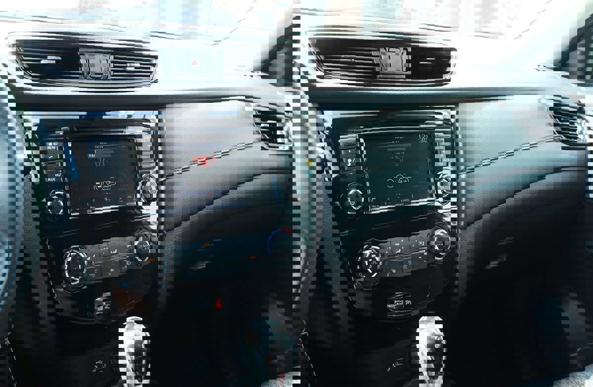 Used 2019 Nissan Rogue S image 43