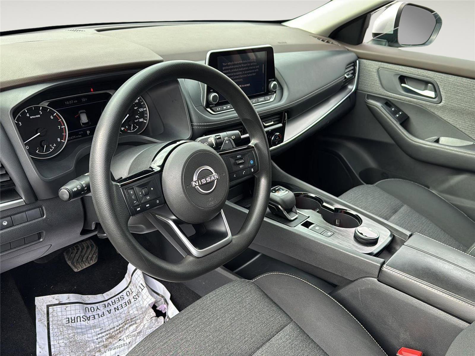 Used 2022 Nissan Rogue SV image 16