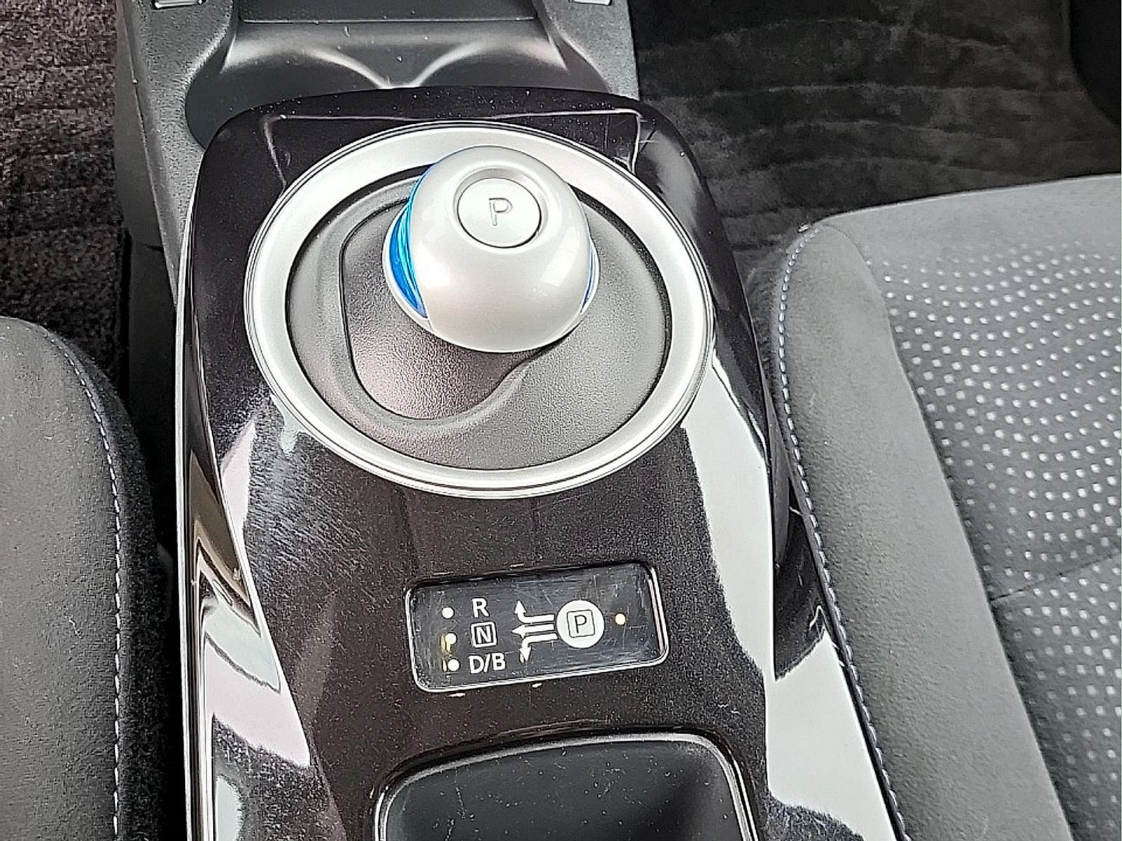 Used 2014 Nissan Leaf SV FWD image 27