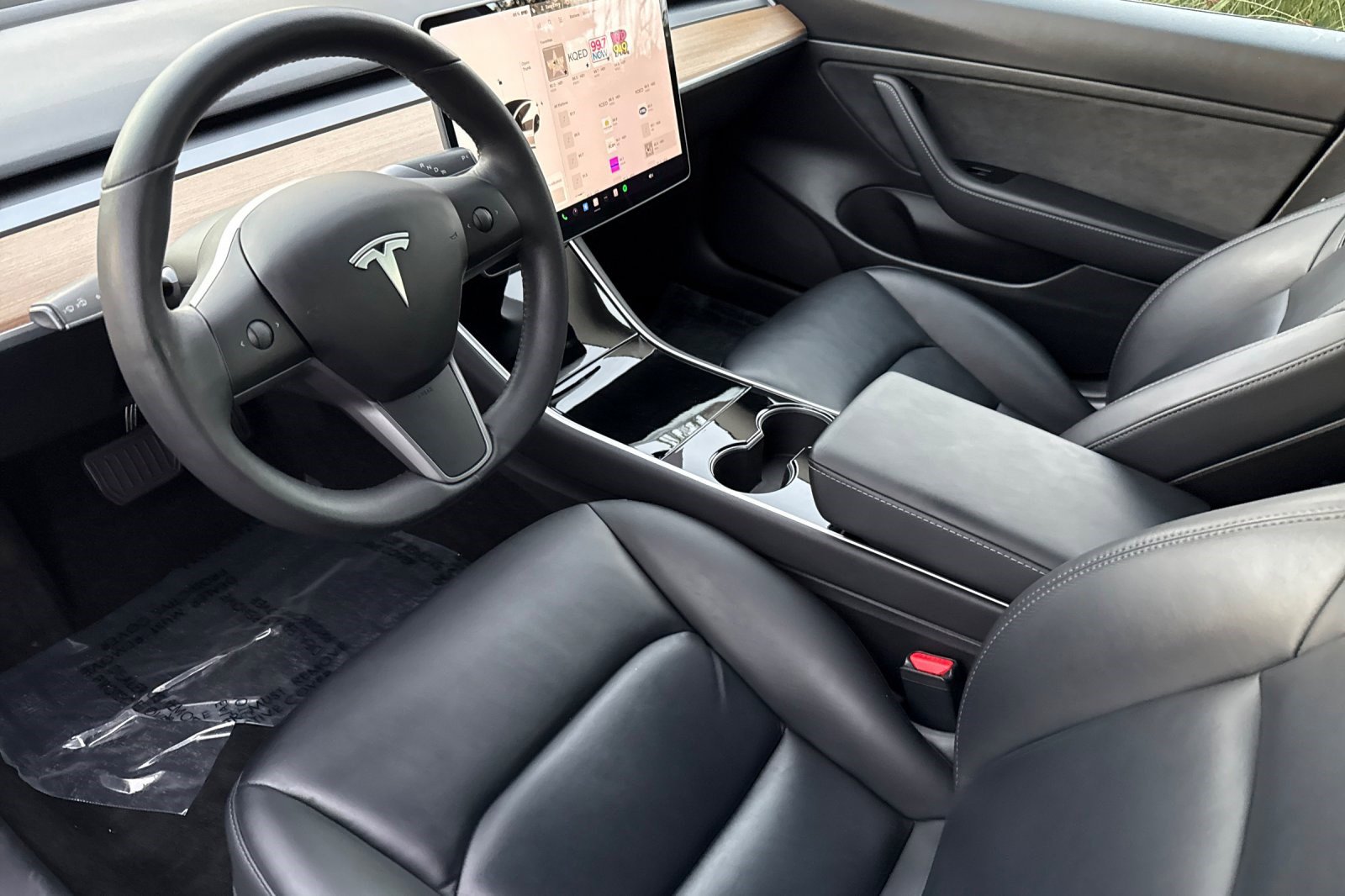 Used 2020 Tesla Model 3 Standard Range image 11