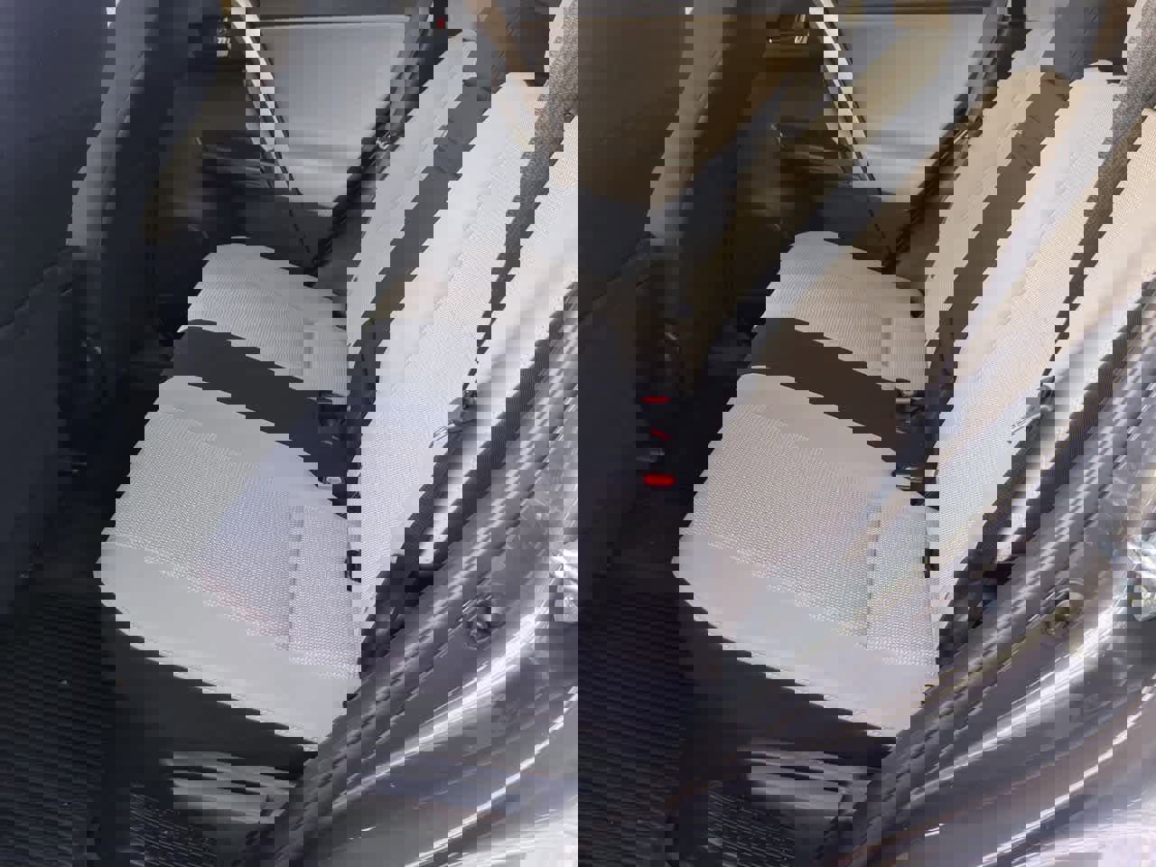 Used 2018 Toyota RAV4 XLE image 19