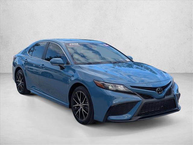 Used 2024 Toyota Camry SE w/ Convenience Package FWD image 3