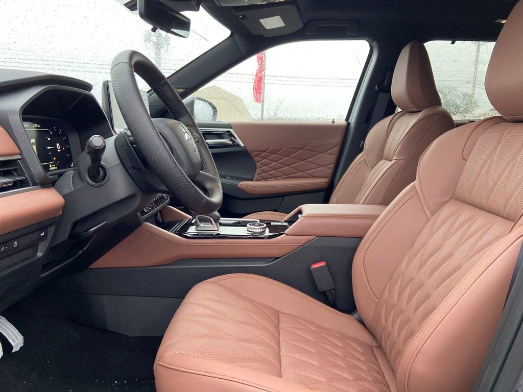 New 2026 Mitsubishi Outlander AWD image 11