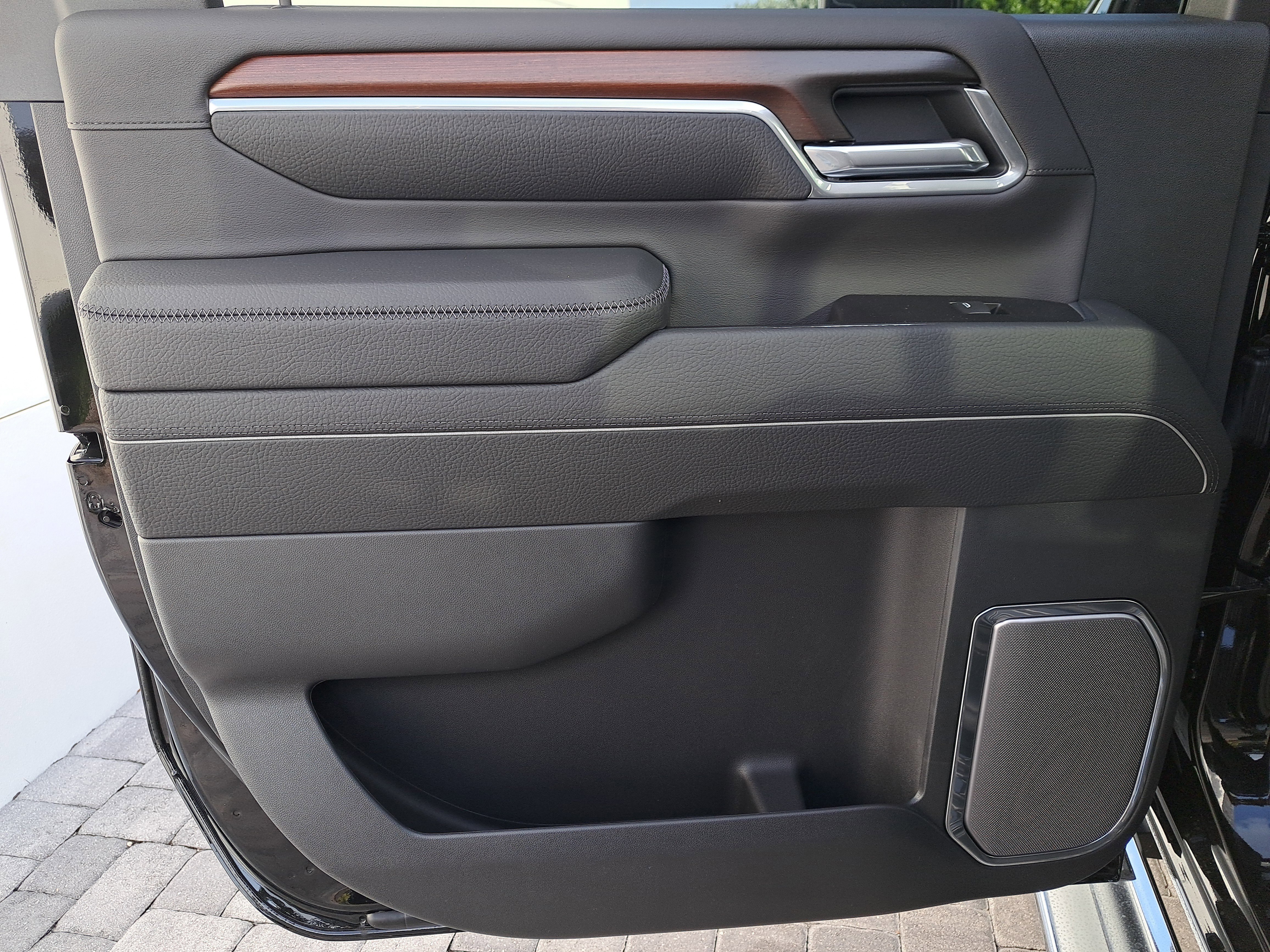 New 2026 GMC Sierra 2500 Denali w/ Denali Reserve Package image 11