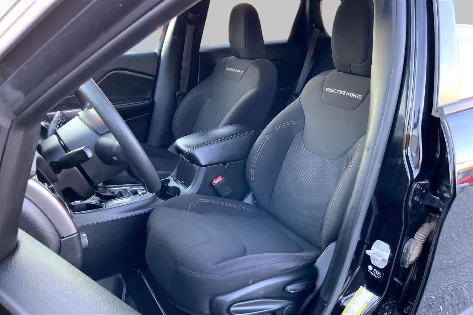 Used 2021 Jeep Cherokee Latitude FWD image 7