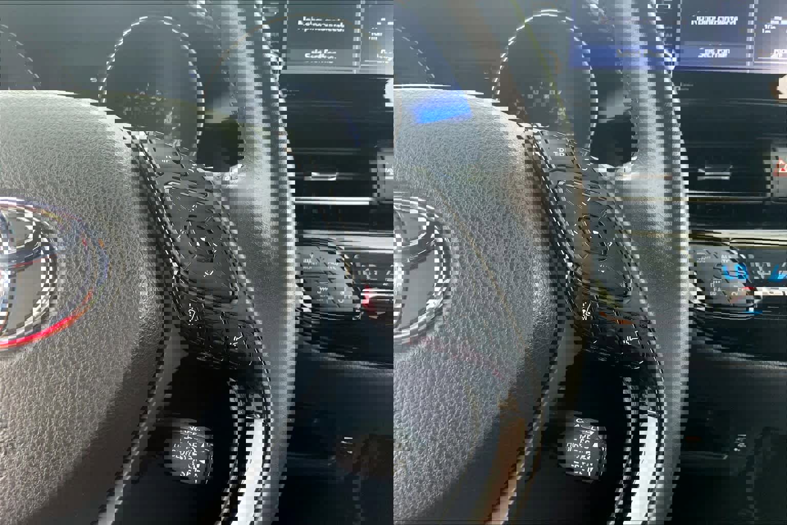 Used 2021 Toyota C-HR XLE image 24