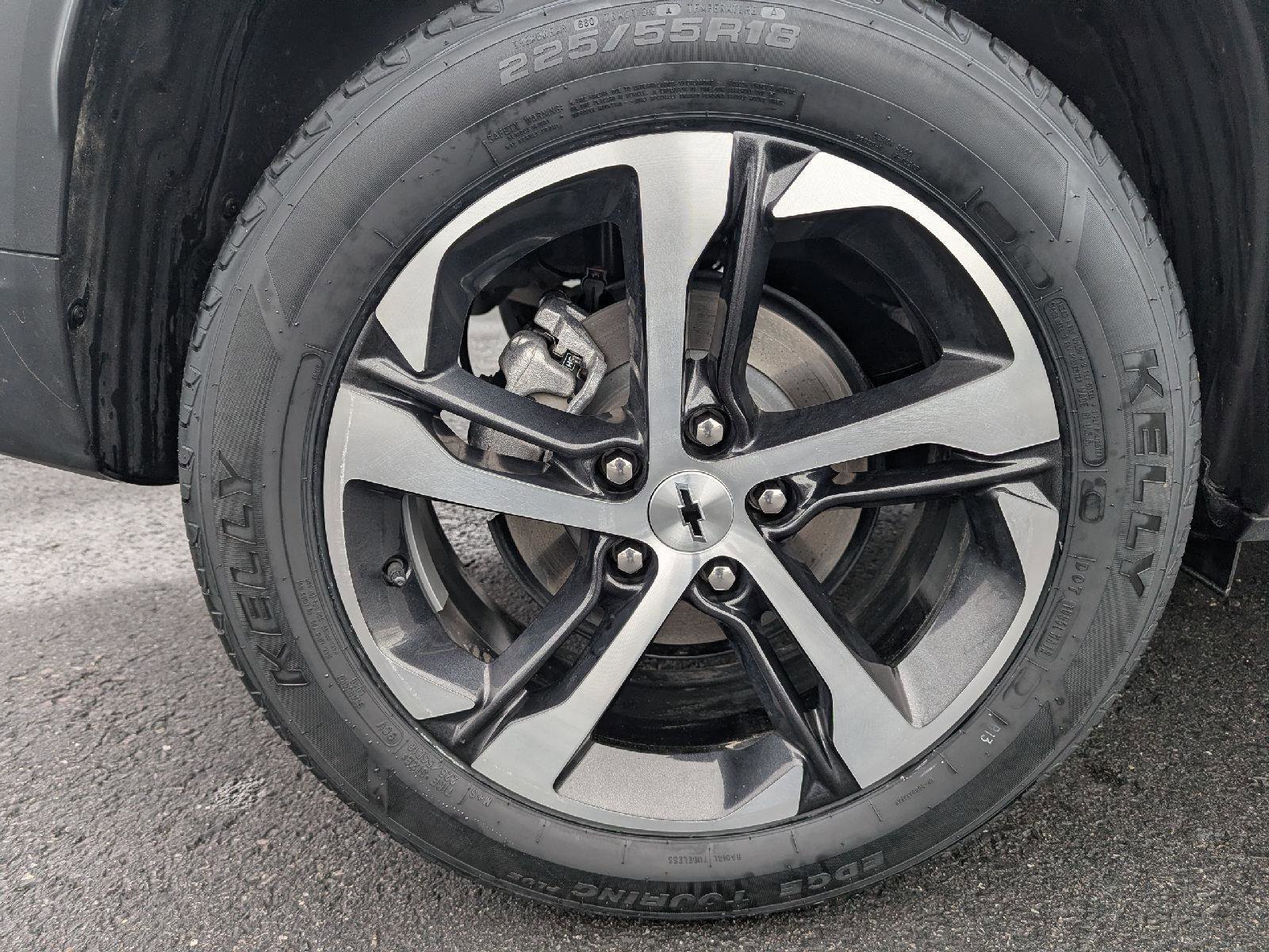 Certified 2024 Chevrolet Trax RS w/ Driver Confidence Package image 12