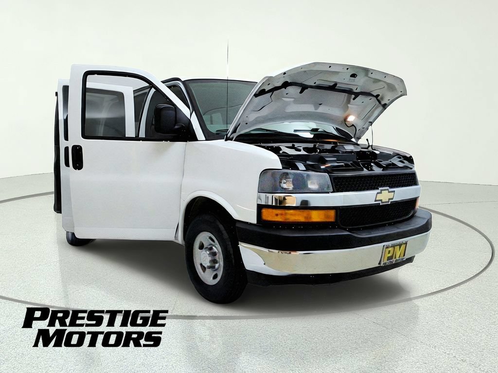 Used 2019 Chevrolet Express 2500 LT w/ LT Preferred Equipment Group RWD image 11