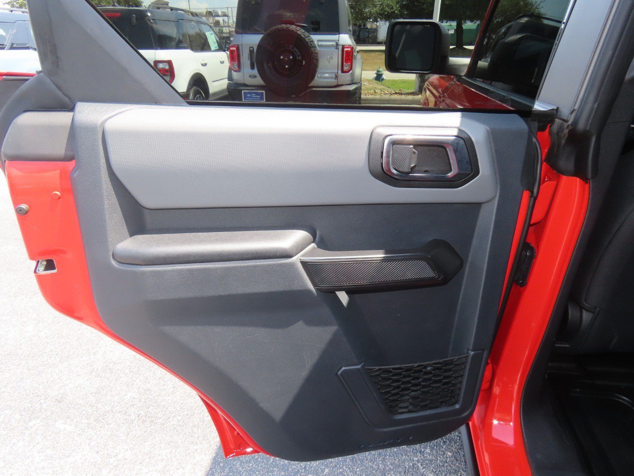 Used 2024 Ford Bronco Black Diamond AWD/4WD image 19
