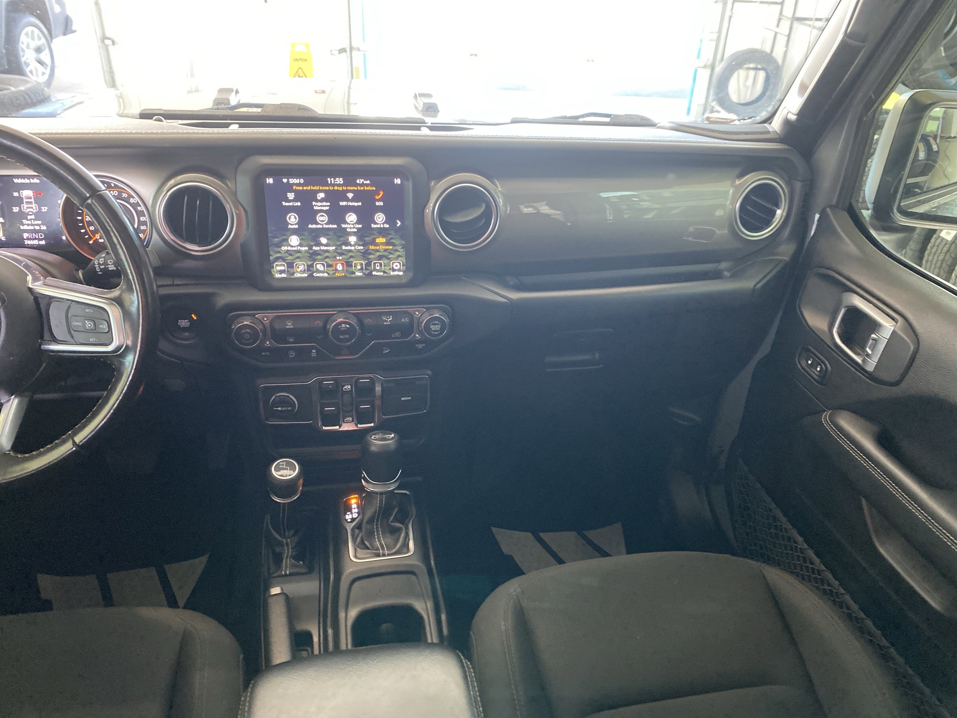 Used 2018 Jeep Wrangler Unlimited Sahara image 23