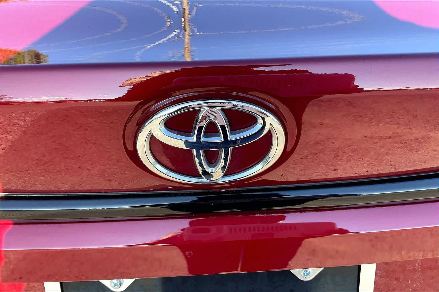 Used 2026 Toyota Corolla LE FWD image 30