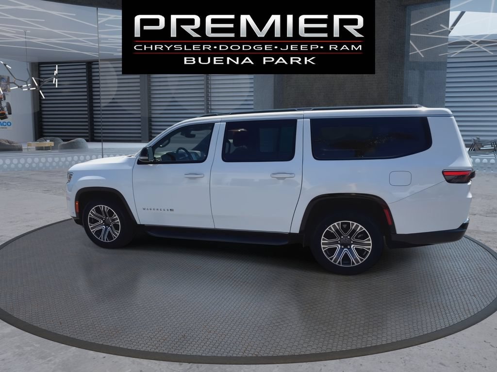 Used 2024 Jeep Wagoneer L Series II w/ Flexible Seating Group RWD image 5