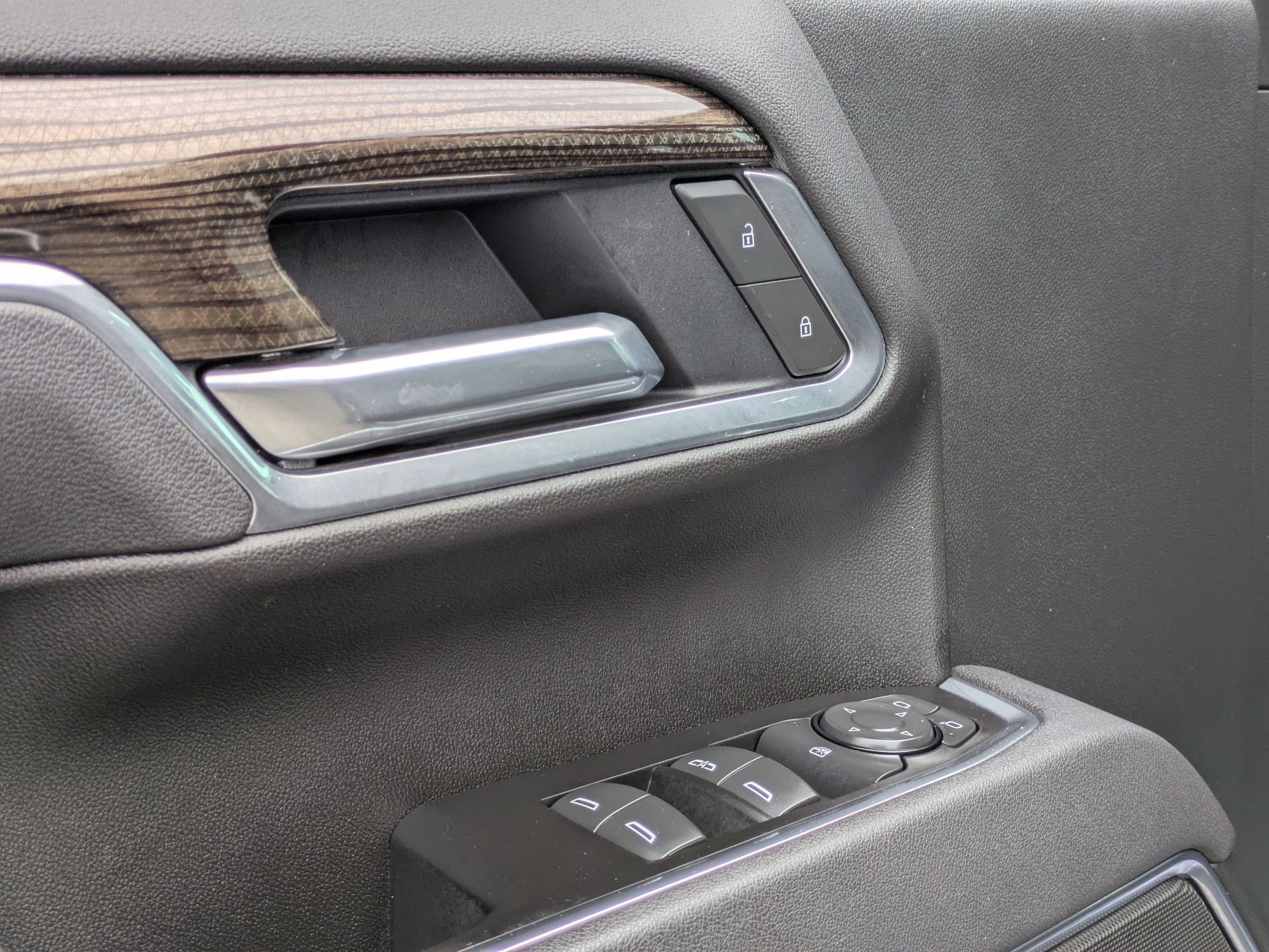 Used 2025 Chevrolet Silverado 2500 LT image 12