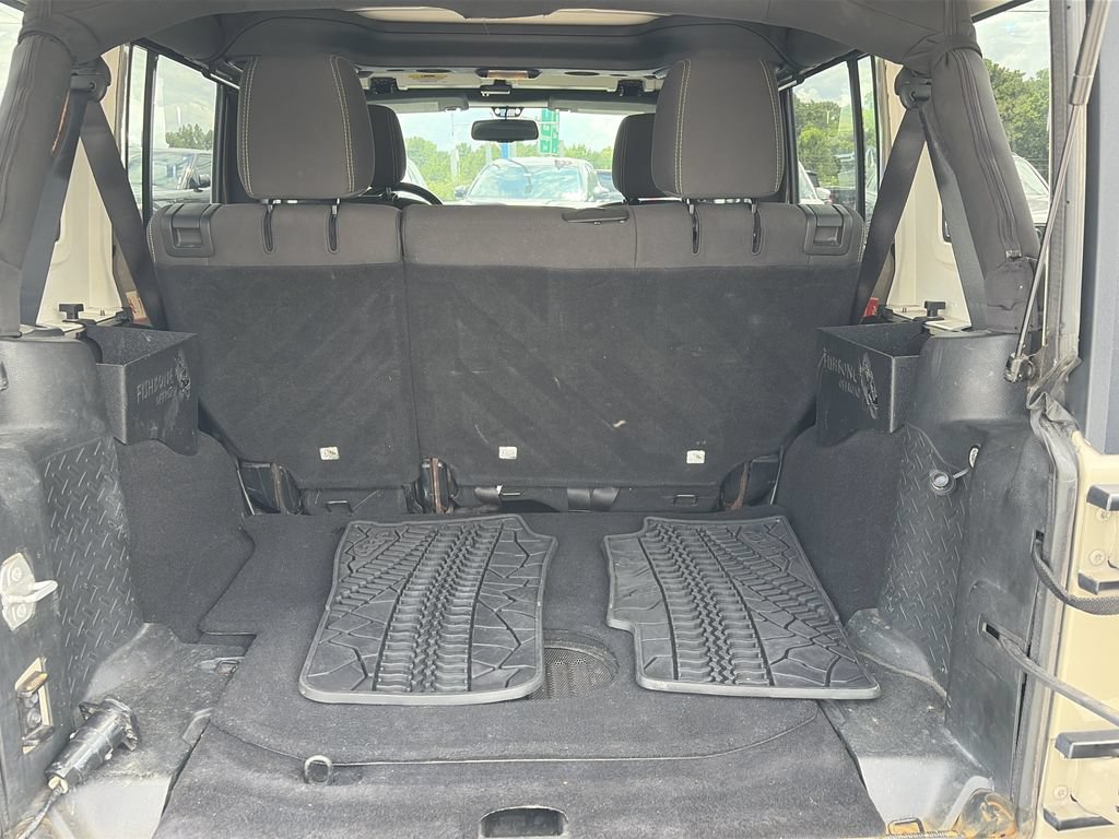 Used 2018 Jeep Wrangler Unlimited Rubicon w/ Connectivity Group AWD/4WD image 29