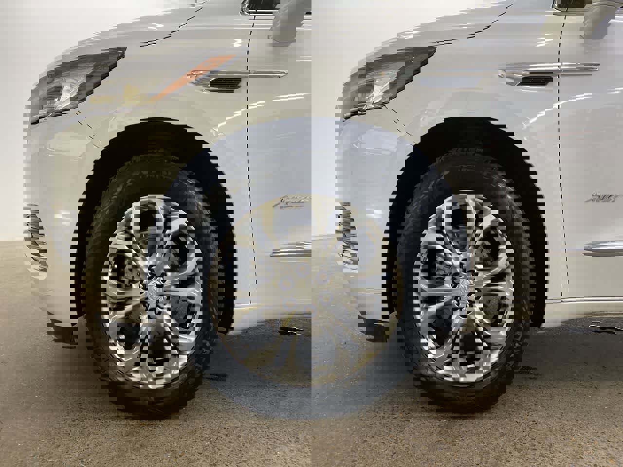 Used 2021 Buick Enclave Avenir w/ Avenir Technology Package image 11