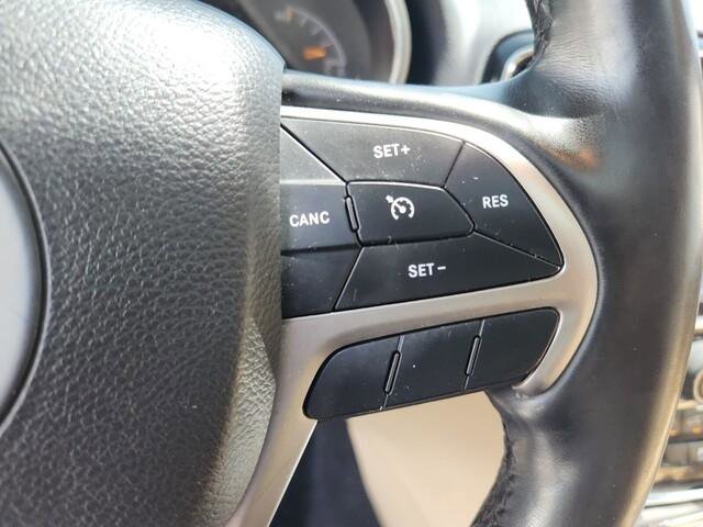 Used 2019 Jeep Grand Cherokee Limited AWD/4WD image 10