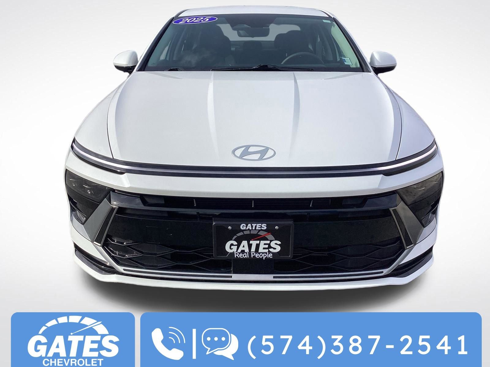 Used 2025 Hyundai Sonata SEL FWD image 2