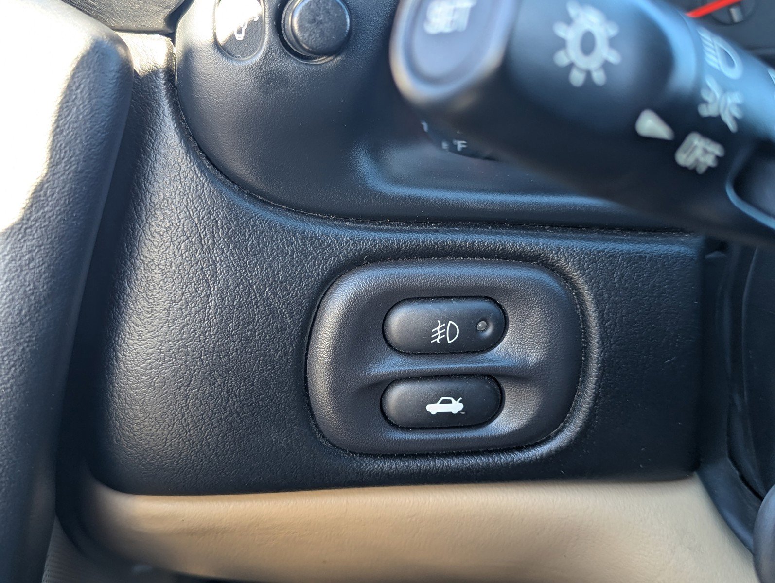 Used 2004 Chevrolet Corvette Convertible w/ Preferred Equipment Group image 30