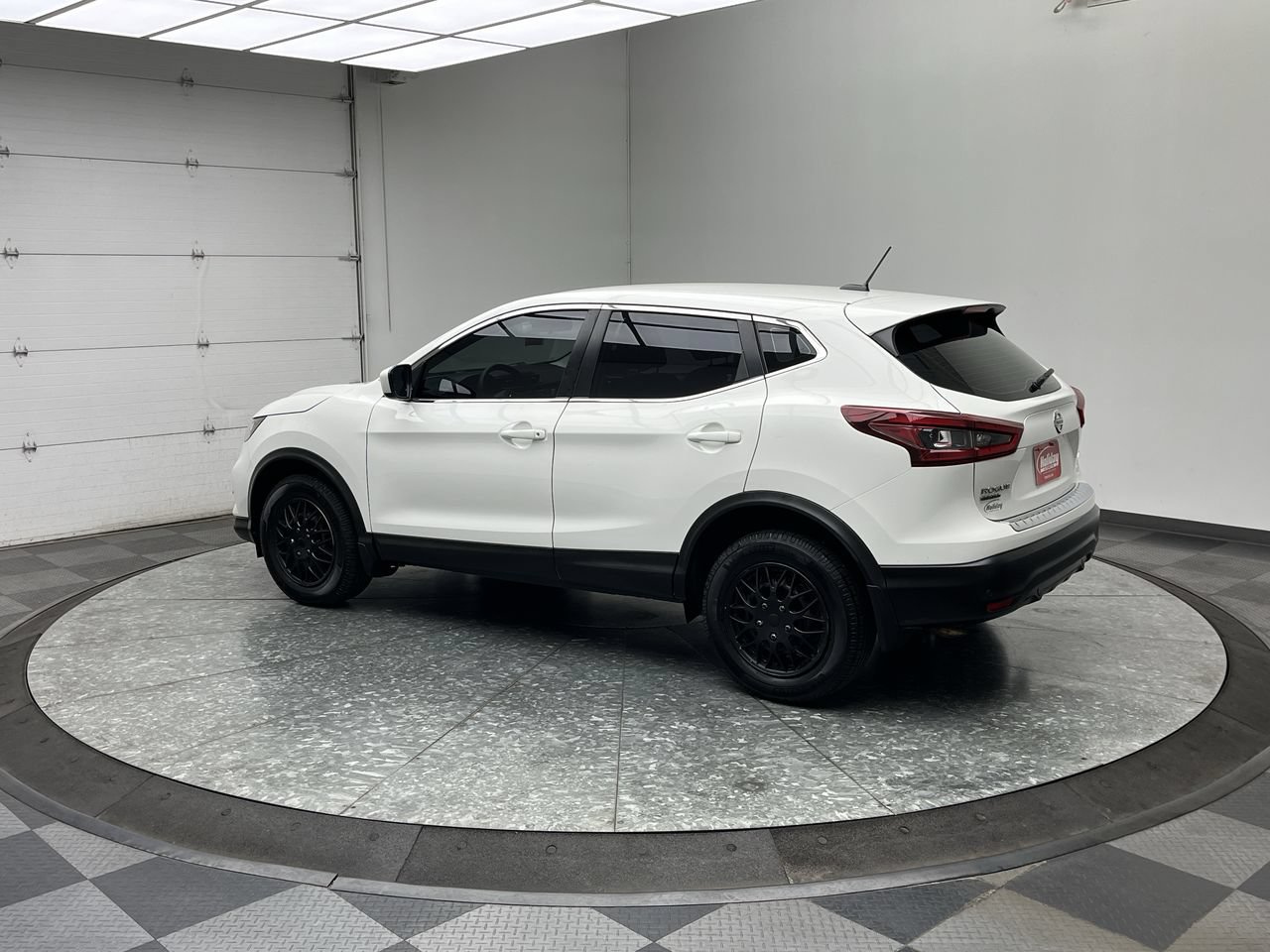 Used 2020 Nissan Rogue Sport S AWD/4WD image 2