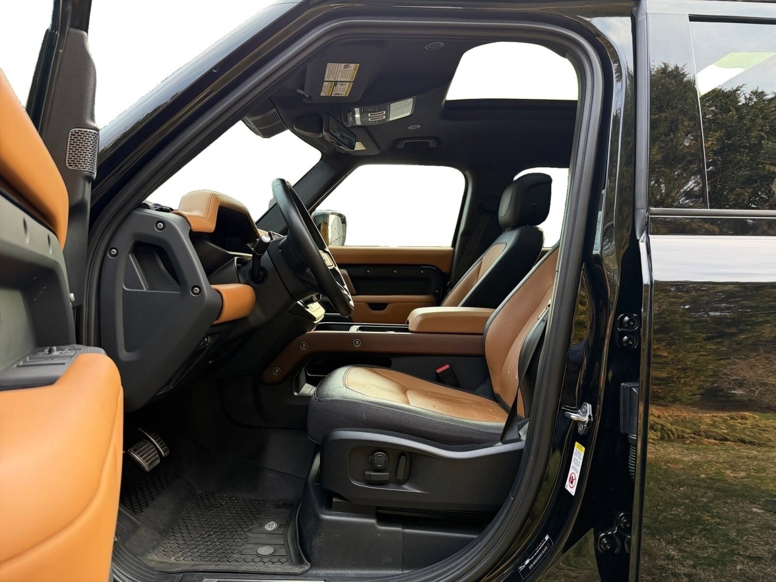 Certified 2024 Land Rover Defender 110 X AWD/4WD image 10