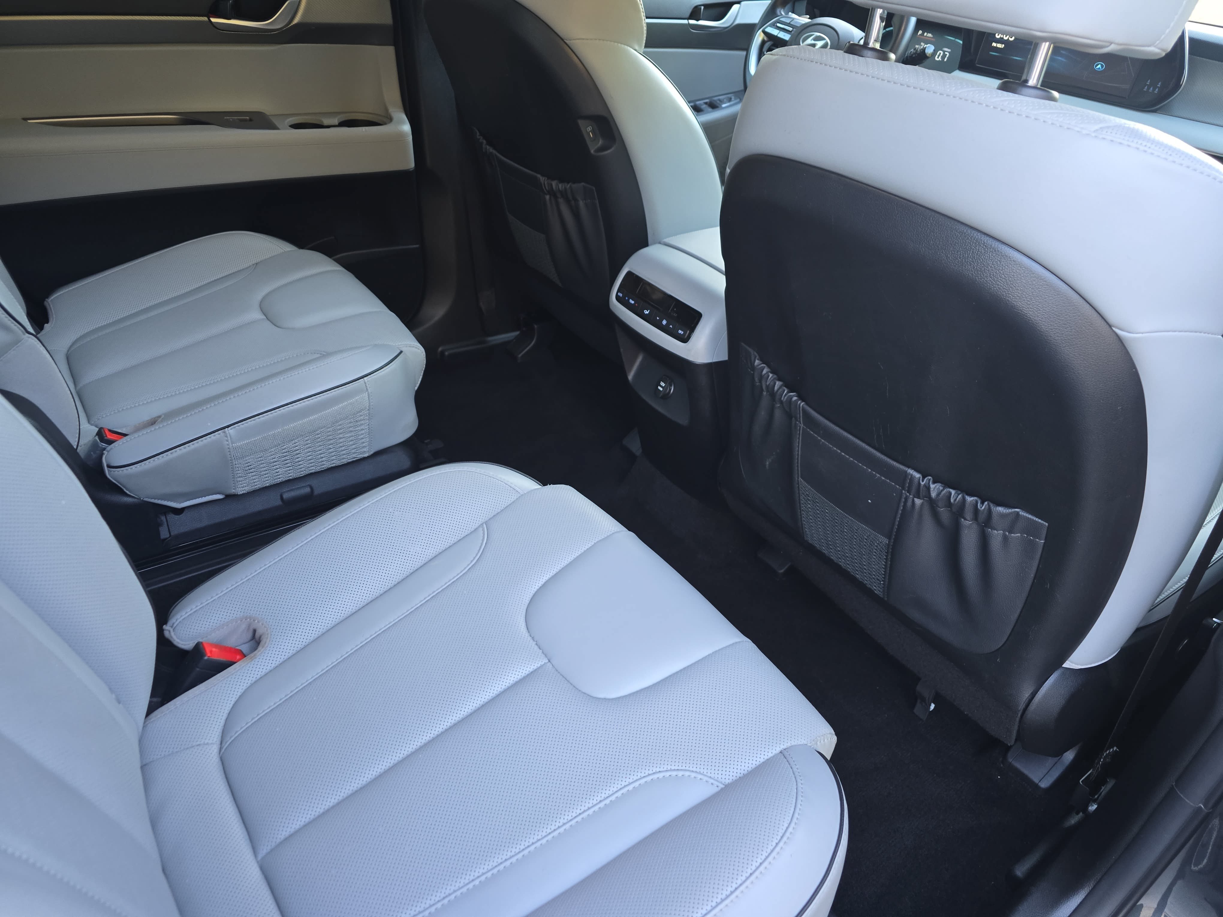 Used 2024 Hyundai Palisade SEL FWD image 11