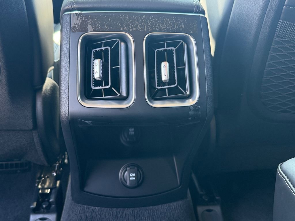 Certified 2025 Kia Sorento S image 28