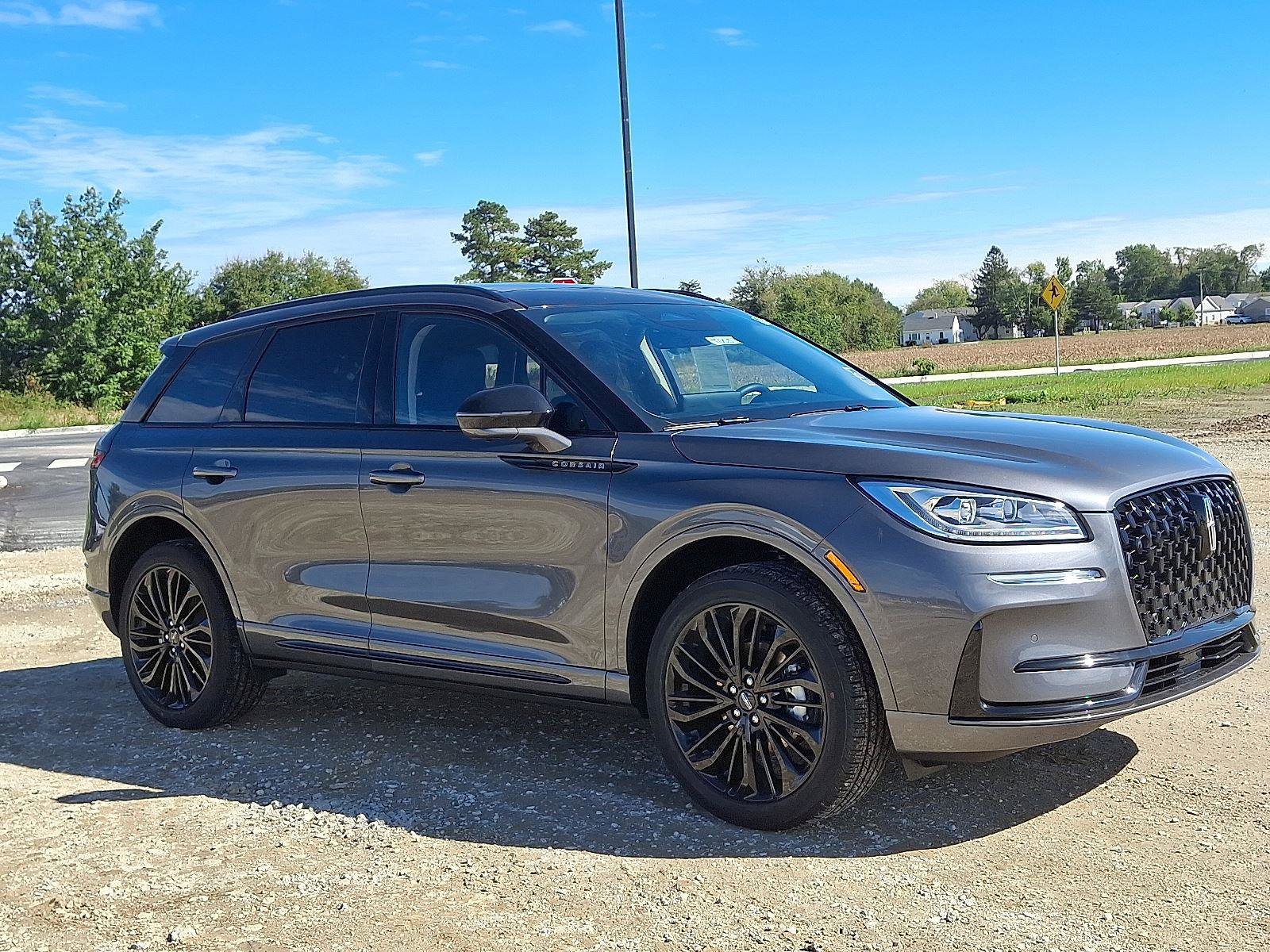 New 2026 Lincoln Corsair Reserve w/ Jet Appearance Package image 2