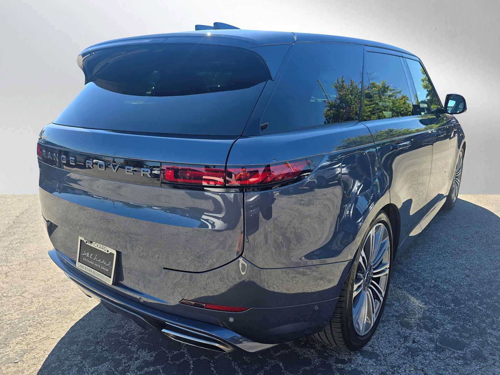 Used 2024 Land Rover Range Rover Sport Dynamic SE image 5