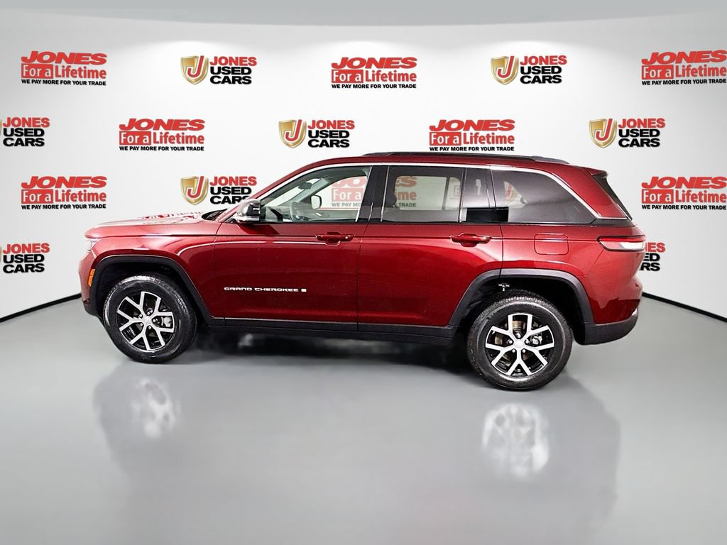 Used 2025 Jeep Grand Cherokee Limited w/ Luxury Tech Group II AWD/4WD image 16