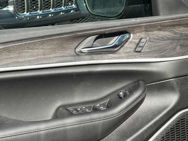New 2026 Jeep Grand Cherokee Limited image 12