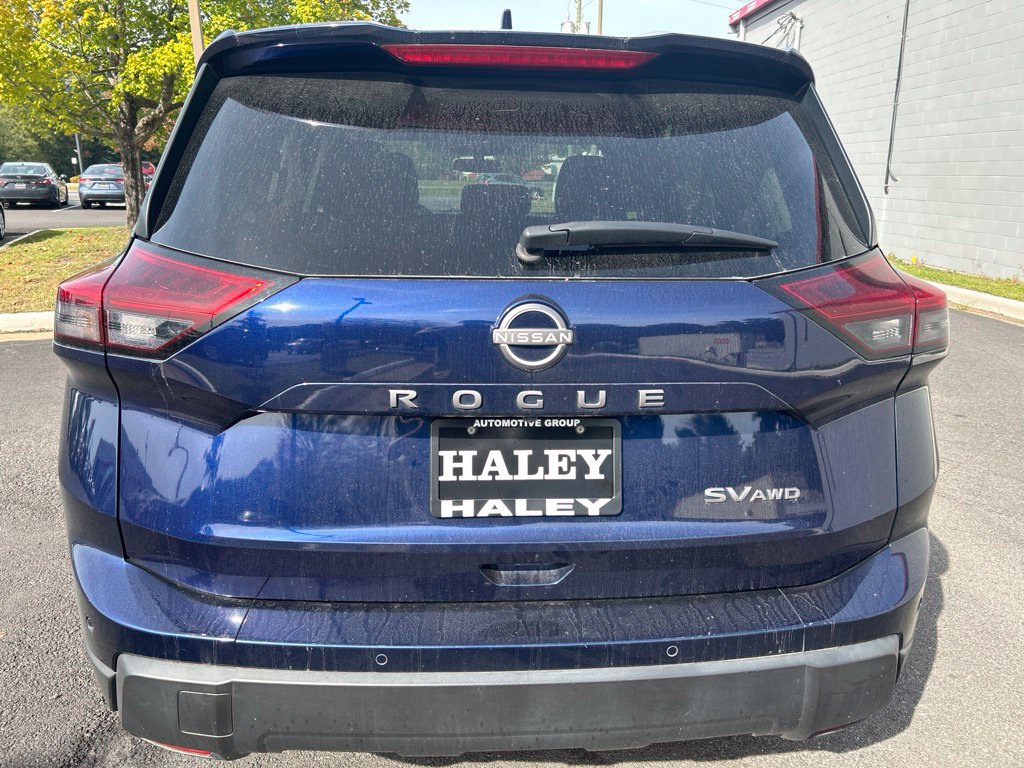 Used 2024 Nissan Rogue SV AWD/4WD image 5